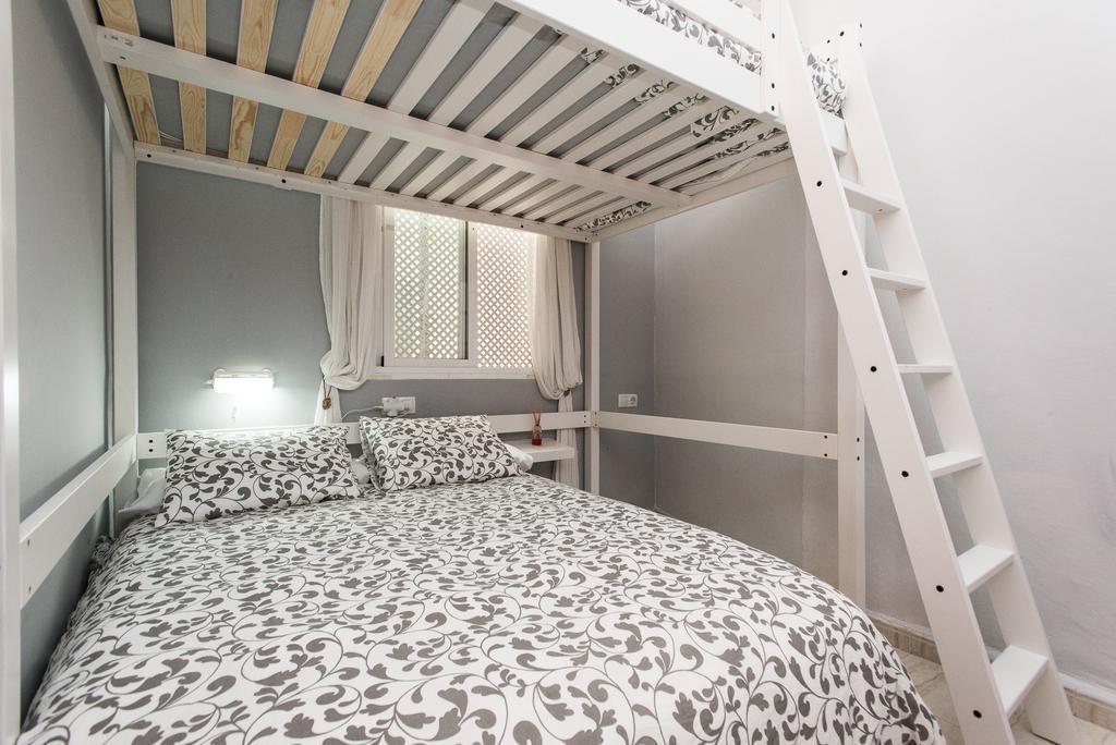 Divi Apartments Valvanera Севилья Экстерьер фото